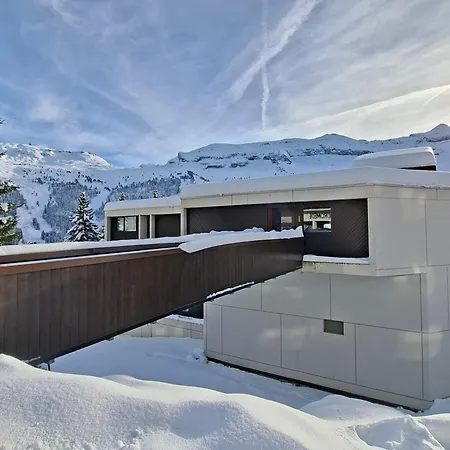 Renove Avec Balcon Proche Des Pistes, Casier A Appartement